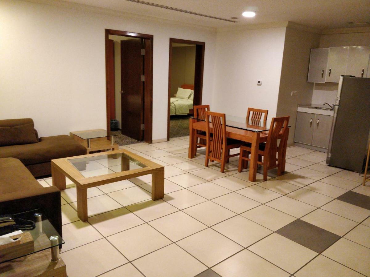 Tanal Serviced Apartments Khobar Extérieur photo